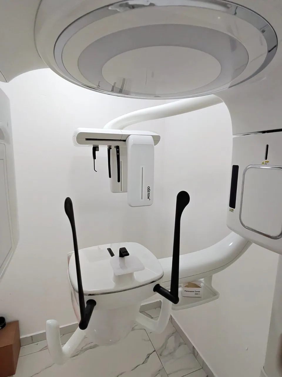 Cone-beam CT scanner at Innova Dental, Los Algodones