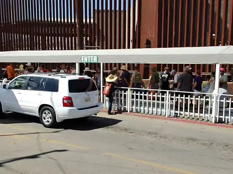 Andrade border crossing — 5 minute walk to Los Algodones dental clinics