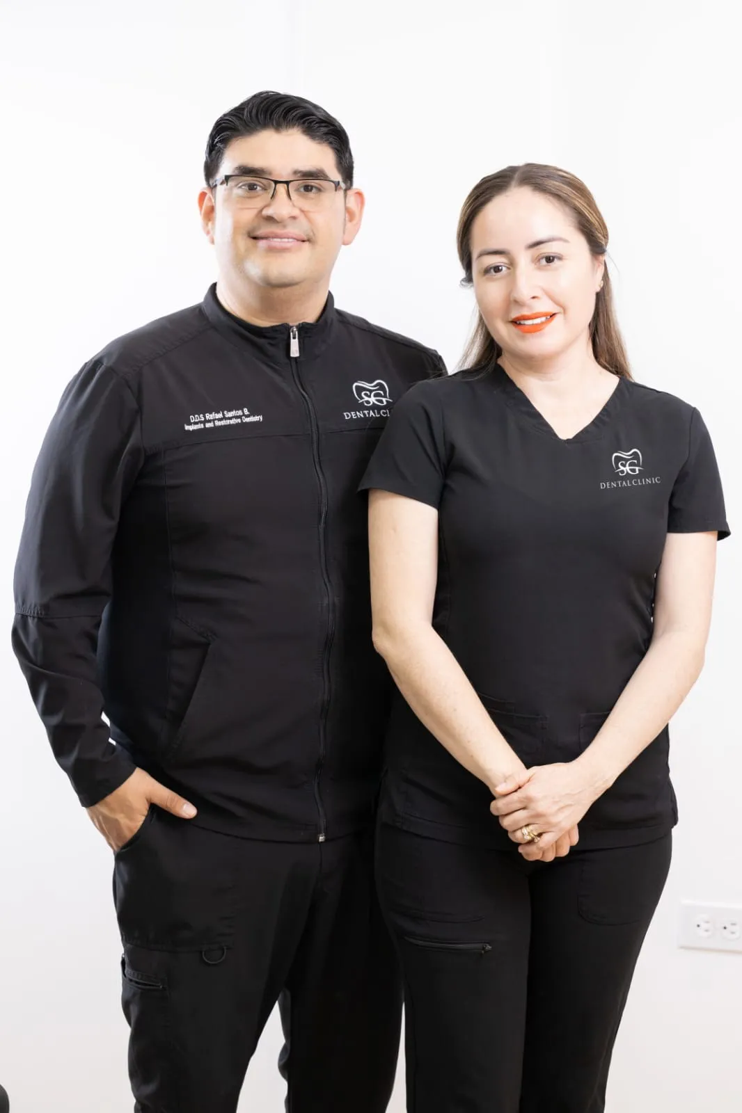 DDS RAFAEL SANTOS B. & DDS VERONICA GUARDADO